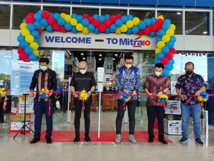 Remodelling Mitra10 Batam,  to serve customers better.